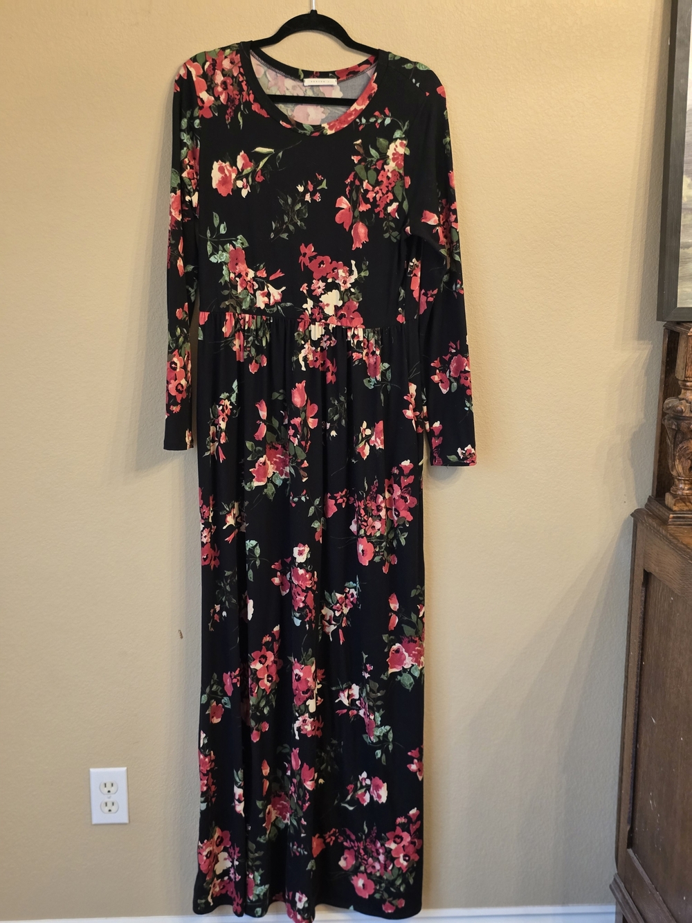 Reborn J Black Maxi Dress with Pink/Red Floral Print Size XL